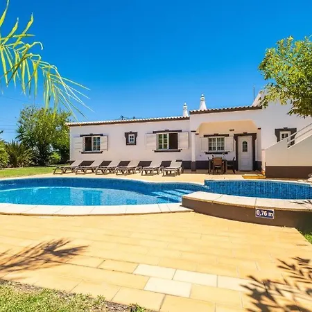 Amendoeira Villa